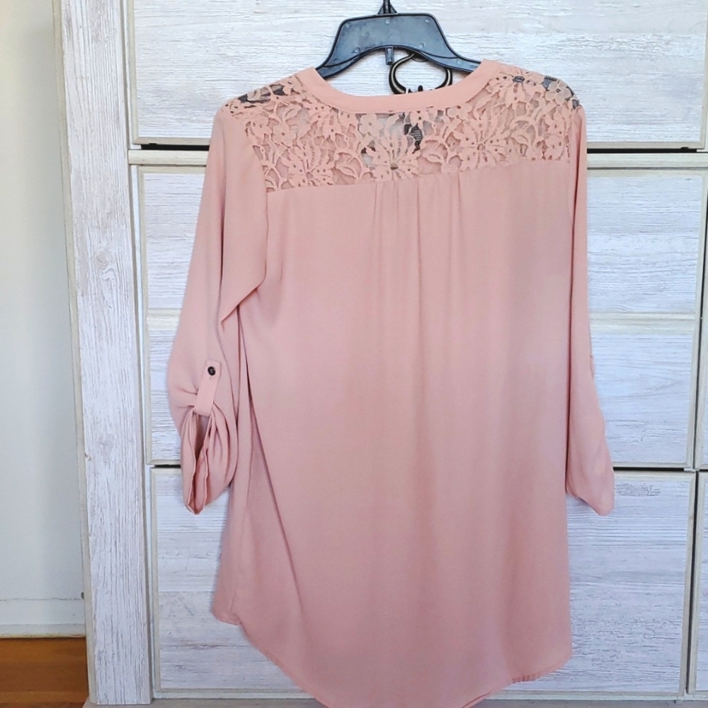 Chic blouse - Picture 2 of 2